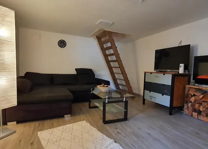 Jacuzzi, Hot Tub, And Sauna Retreat Near Heviz Rezi