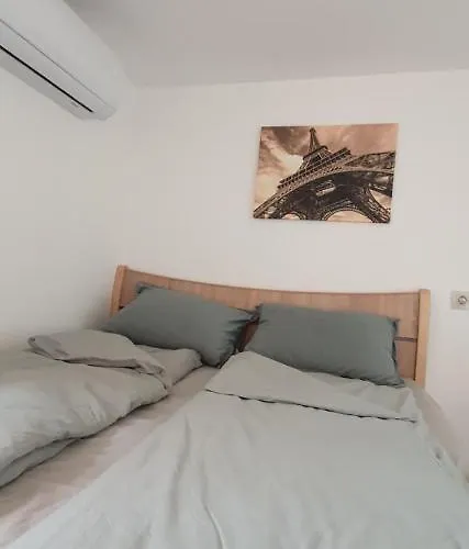 Jacuzzi, Hot Tub, And Sauna Retreat Near Heviz Lejlighed Rezi